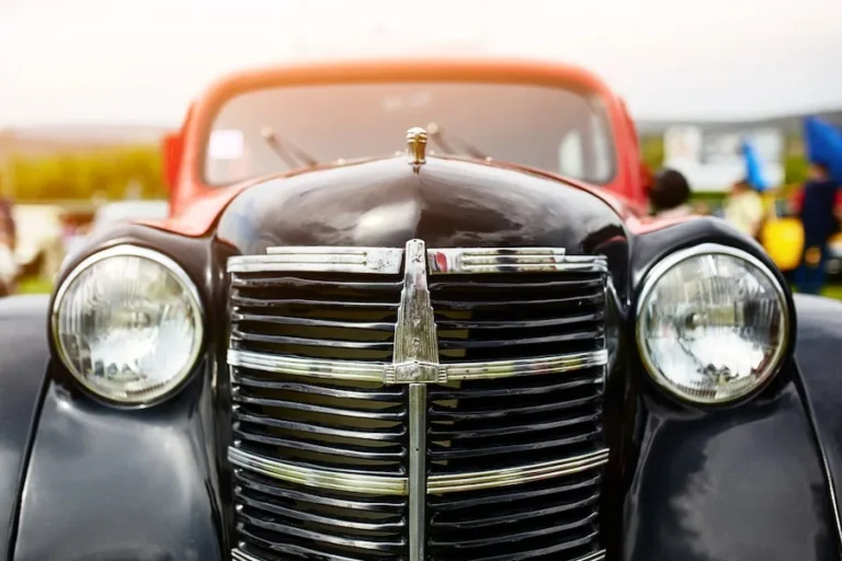 Expert Windshield Replacement for Vintage Vehicles in Austin