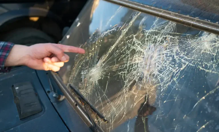 Will a Car Pass Inspection With a Cracked Windshield TX