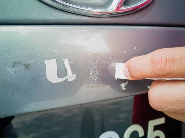 how to get window paint off car